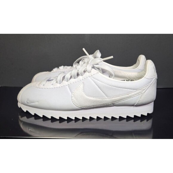 Nike Classic Cortez Shark Low SP Big Tooth White Showstopper - Size  7 Women\'s